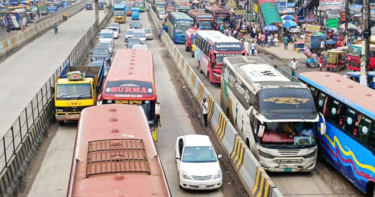 ঢাকা-চট্টগ্রাম মহাসড়কে ১০ কিলোমিটার জুড়ে তীব্র যানজট
