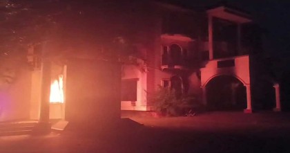 সাবেক মন্ত্রী মায়া চৌধুরীর বাড়িতে আগুন
