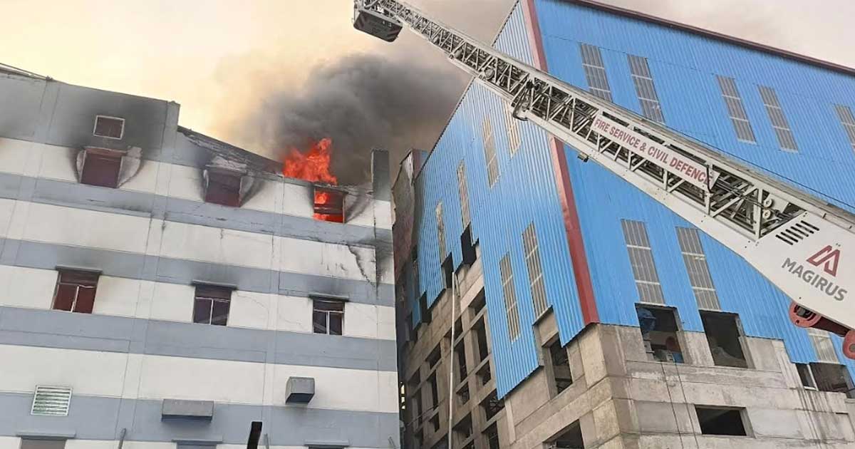 সোনারগাঁওয়ে মেঘনা গ্রুপের কারখানায় আগুন