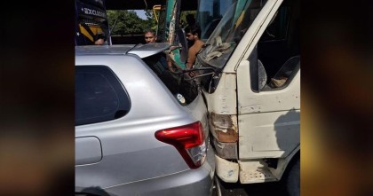 হাসনাত-সারজিসের গাড়িতে আবারও ট্রাকের ধাক্কা