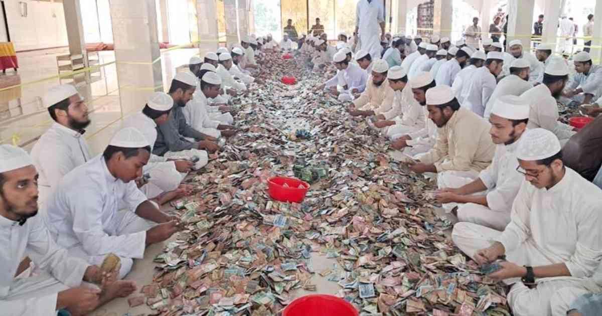 পাগলা মসজিদের দানবাক্সে মিলল রেকর্ড ২৯ বস্তা টাকা