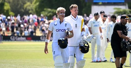 সবচেয়ে কম ওভারে টেস্ট জয়ের রেকর্ড ইংল্যান্ডের!