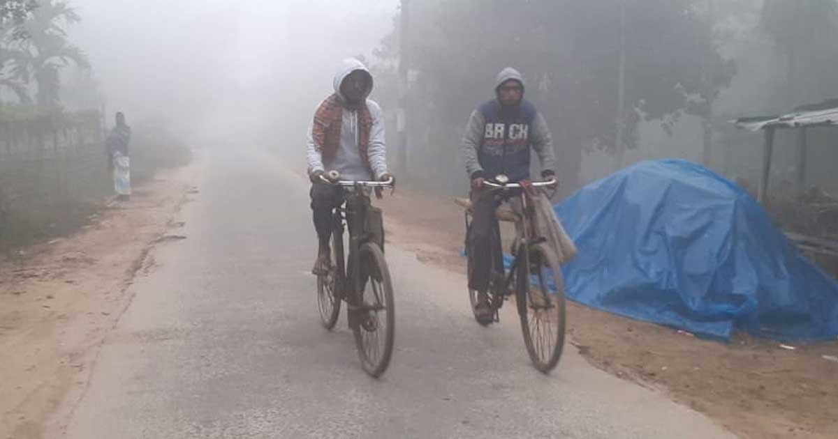 কুয়াশায় ঢাকা পড়ছে পঞ্চগড়ের জনপদ