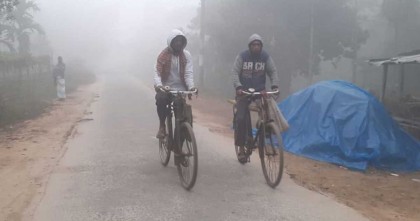 কুয়াশায় ঢাকা পড়ছে পঞ্চগড়ের জনপদ