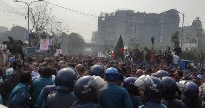 ভারতীয় হাইকমিশন অভিমুখে বিএনপির ৩ সংগঠনের পদযাত্রায় পুলিশি বাধা