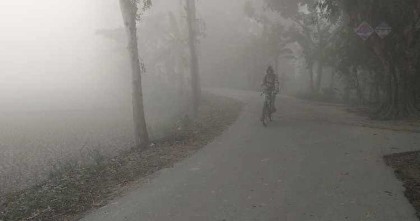 গাইবান্ধায় জেঁকে বসেছে শীত, বিপাকে নিম্নায়ের মানুষ