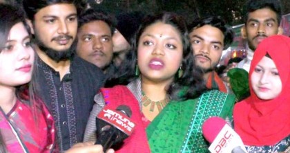 স্বামী-স্ত্রীর মতো নয়, ভারতের সঙ্গে প্রতিবেশীসুলভ আচরণ হওয়া উচিত: নুসরাত