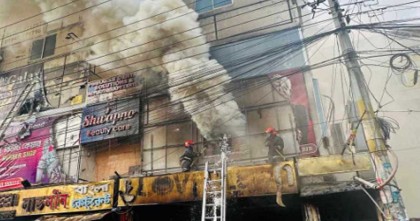 উত্তরার লাভলীন রেস্টুরেন্টে লাগা আগুন নিয়ন্ত্রণে