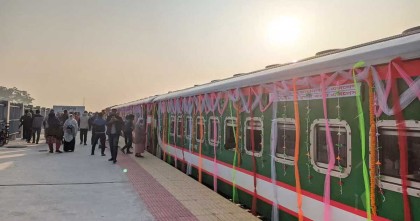 খুলনা-ঢাকা রুটে আনুষ্ঠানিক যাত্রা শুরু জাহানাবাদ এক্সপ্রেস ট্রেনের 