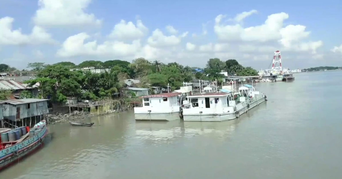 বরিশালে শুরু হয়েছে অনির্দিষ্টকালের নৌ ধর্মঘট