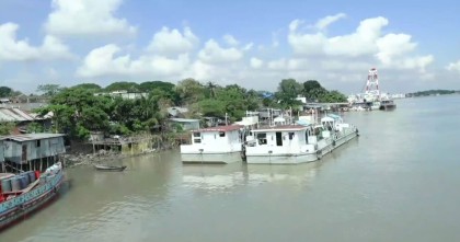 বরিশালে শুরু হয়েছে অনির্দিষ্টকালের নৌ ধর্মঘট