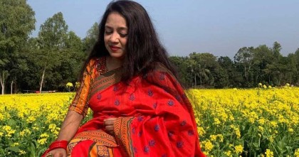 প্রকৃতির সাথে হাসছে সরিষা ফুল, মিশে আছে কৃষকের রঙিন স্বপ্ন