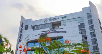 কর্মকর্তাদের প্রধান ফটকে অফিস করার নির্দেশ ইসির