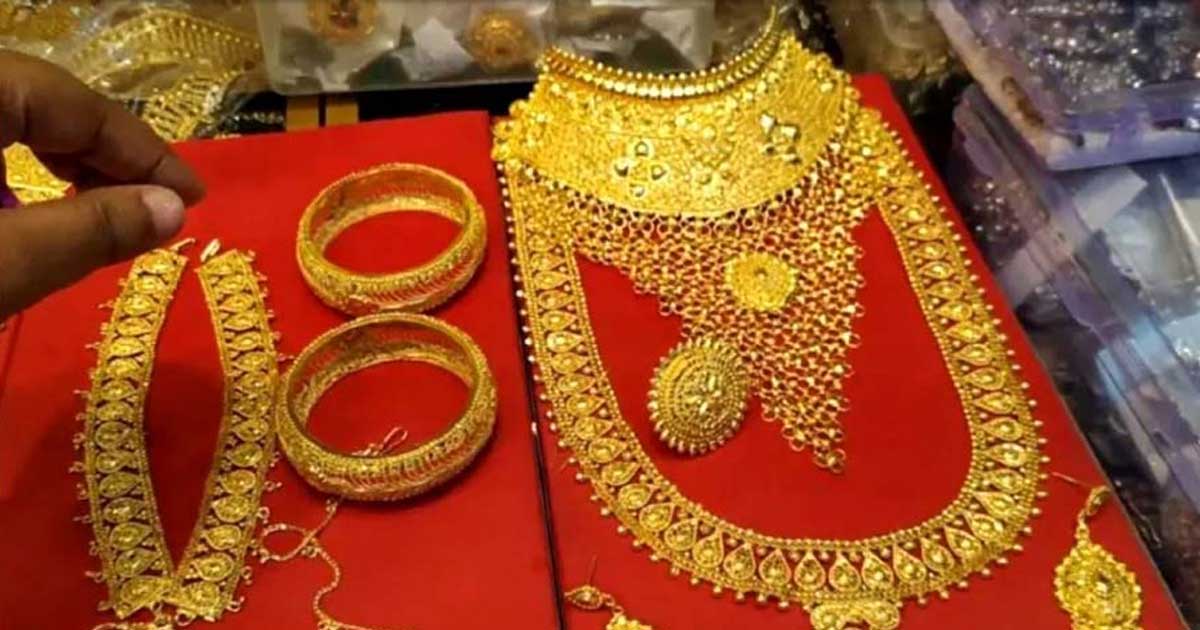 বিশ্ববাজারে বেড়েছে সোনার দাম, বাড়তে পারে দেশেও