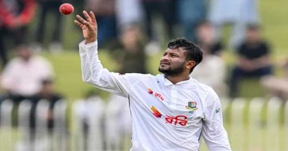 আন্তর্জাতিক ক্রিকেটে বোলিং নিষেধাজ্ঞায় সাকিব