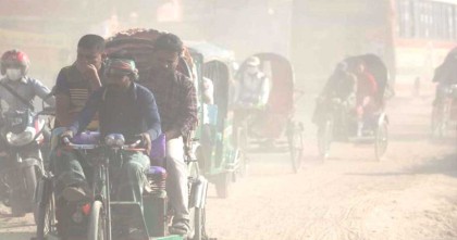 বায়ু দূষণে বিশ্বে আজ তৃতীয় স্থানে ঢাকা 