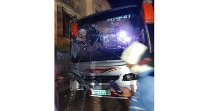 বরিশালে সাকুরা পরিবহনের ধাক্কায় সেনা সদস্যের স্ত্রী নিহত: আহত বাবা-ছেলে