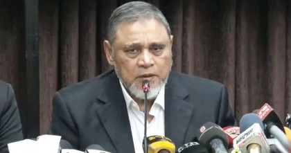 নির্বাচন কমিশন রাজনীতির ভেতরে ঢুকতে চায় না: সিইসি