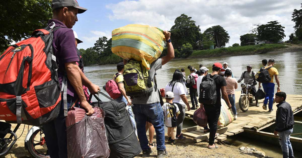 সশস্ত্র বিদ্রোহীদের হামলায় কলম্বিয়ায় অন্তত ৮০ জন নিহত