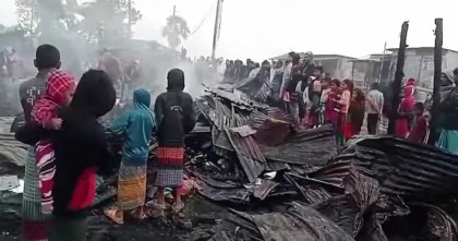 নোয়াখালীর হাতিয়ায় অগ্নিকান্ডে ১১টি দোকান পুড়ে ছাই