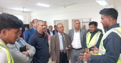 মানিকগঞ্জে ‎কারিগরি প্রশিক্ষণ কেন্দ্র পরিদর্শন করেন উপদেষ্টা আসিফ নজরুল