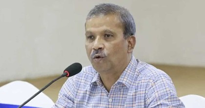 সরকারের ব্যর্থতার কথা স্বীকার করলেন আসিফ নজরুল