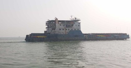 দৌলতদিয়া-পাটুরিয়া নৌপথে ফেরি চলাচল স্বাভাবিক