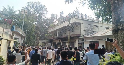 ওবায়দুল কাদেরের বাড়ি ভাঙচুর বিক্ষুব্ধ ছাত্র-জনতার