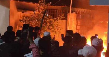 সাবেক রাষ্ট্রপতি আবদুল হামিদের বাড়িতে অগ্নিসংযোগ ও লুটপাট