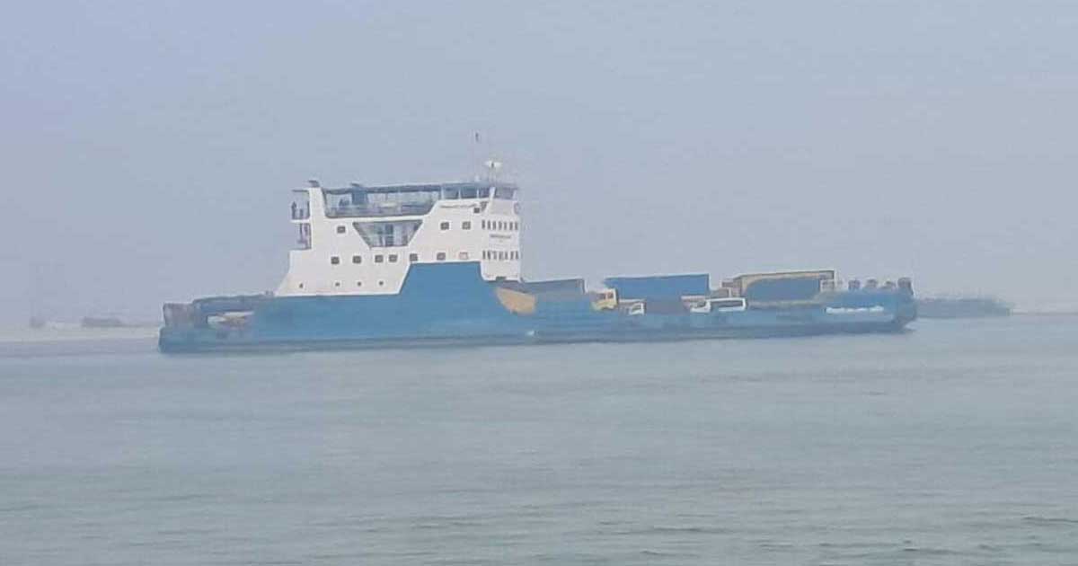 দৌলতদিয়া-পাটুরিয়া নৌরুটে ফেরি চলাচল স্বাভাবিক  