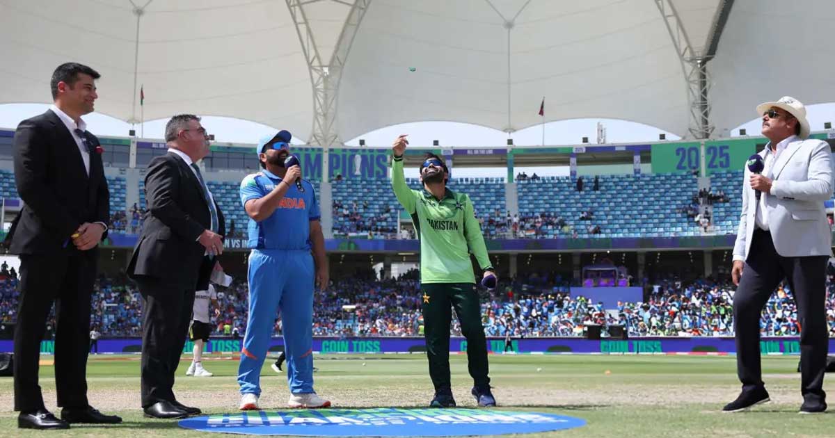 ভারতের বিপক্ষে টস জিতে ব্যাট করছে পাকিস্তান
