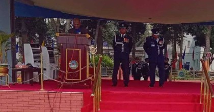 পুলিশ কোনো বেআইনি কাজ করবে না: স্বরাষ্ট্র উপদেষ্টা  