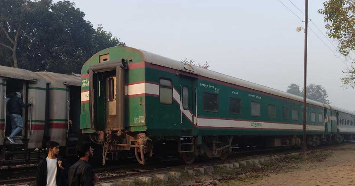 দুটি বগি রেখে খুলনা চলে গেলো সাগরদাঁড়ি এক্সপ্রেস