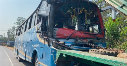 মিরসরাইয়ে সড়ক দুর্ঘটনায় দুইজন নিহত, আহত ২০