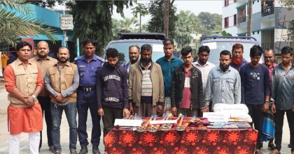 মানিকগঞ্জে কারখানায় ডাকাতি, গ্রেপ্তার ১২