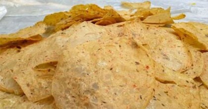 রোদে না শুকিয়েই তৈরি করুন মজাদার আলুর চিপস