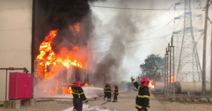 আমিন বাজারে পাওয়ার গ্রিডের আগুন নিয়ন্ত্রণে