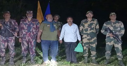 পতাকা বৈঠকে দুই বাংলাদেশি নাগরিককে ফেরত পাঠাল বিএসএফ