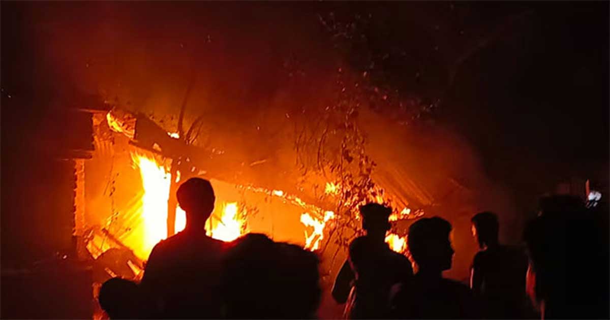 আছিয়াকে ধর্ষণের ঘটনায় জড়িতদের বাড়িতে অগ্নিসংযোগ