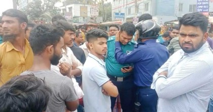 দাবি পূরণের আশ্বাসে ঢাকা-ময়মনসিংহ মহাসড়ক ছাড়লেন শ্রমিকরা