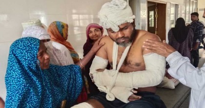 সিরাজগঞ্জে পূর্ব শত্রুতার জেরে সাংবাদিকদের উপর সন্ত্রাসী হামলা: থানায় অভিযোগ