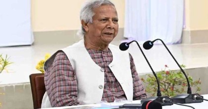 পুলিশ কর্মকর্তার সঙ্গে জরুরি বৈঠকে প্রধান উপদেষ্টা