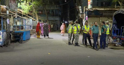 রাতের ঢাকায় বাড়ছে আতঙ্ক, স্বস্তি চায় সাধারণ মানুষ