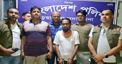 চুয়াডাঙ্গায় মেয়েকে ধর্ষণ চেষ্টার অপরাধে বাবা গ্রেফতার
