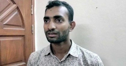 রেলের ১৩০ টিকিটসহ নৌবাহিনী সদস্য আটক