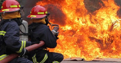 রাজধানীর রামপুরার সিএনজি গ্যারেজে ভয়াবহ আগুন, একঘন্টার চেষ্টায় নিয়ন্ত্রণে