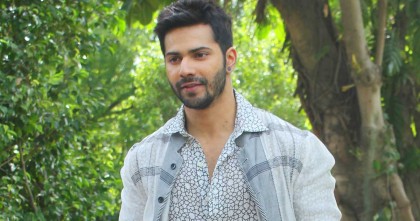শুটিং সেটে আহত বরুণ ধাওয়ান