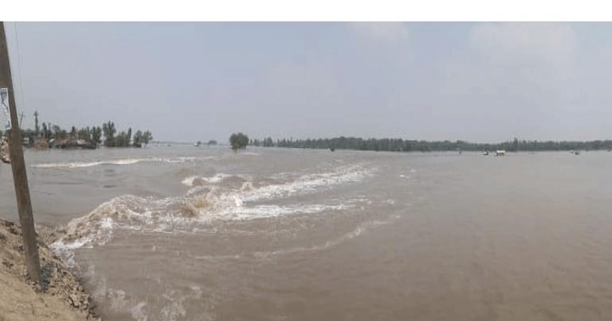 খোলপেটুয়ায় বেড়িবাঁধ ভেঙে ১০ গ্রাম প্লাবিত