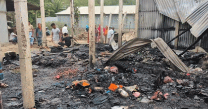 কুড়িগ্রামে শিবের ডাঙ্গী বাজারে ভয়াবহ অগ্নিকাণ্ড: ৬৫ লাখ টাকার ক্ষয়ক্ষতি