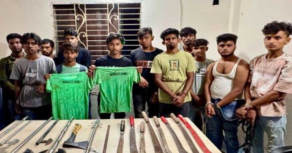 ধলেশ্বরী নদীতে সেনা অভিযান : অস্ত্রসহ ডেঞ্জার গ্যাংয়ের ১৬ জন আটক